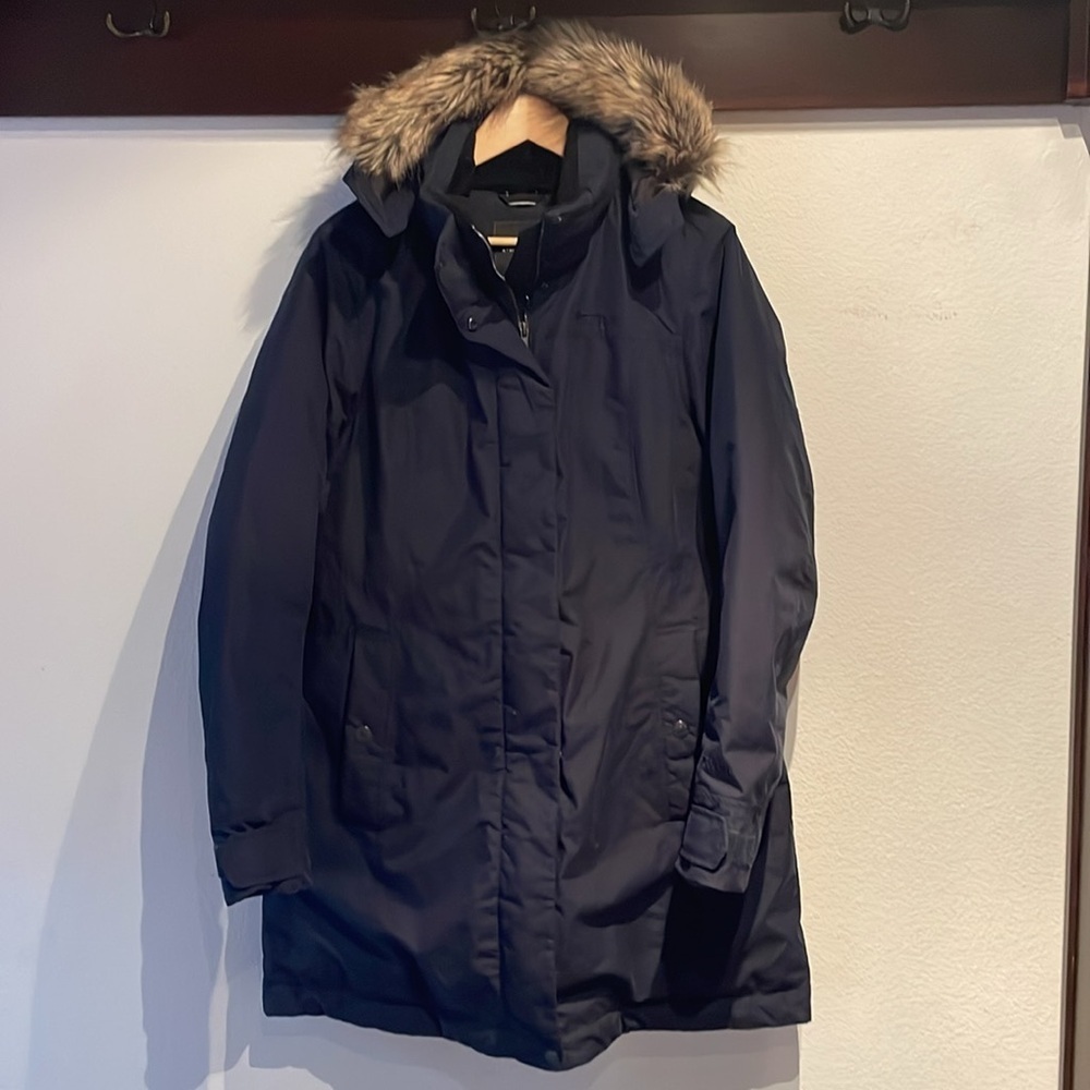 Marmot 700 Down Fill, Winter Jacket w/ Detach Hood, Navy. Size XL